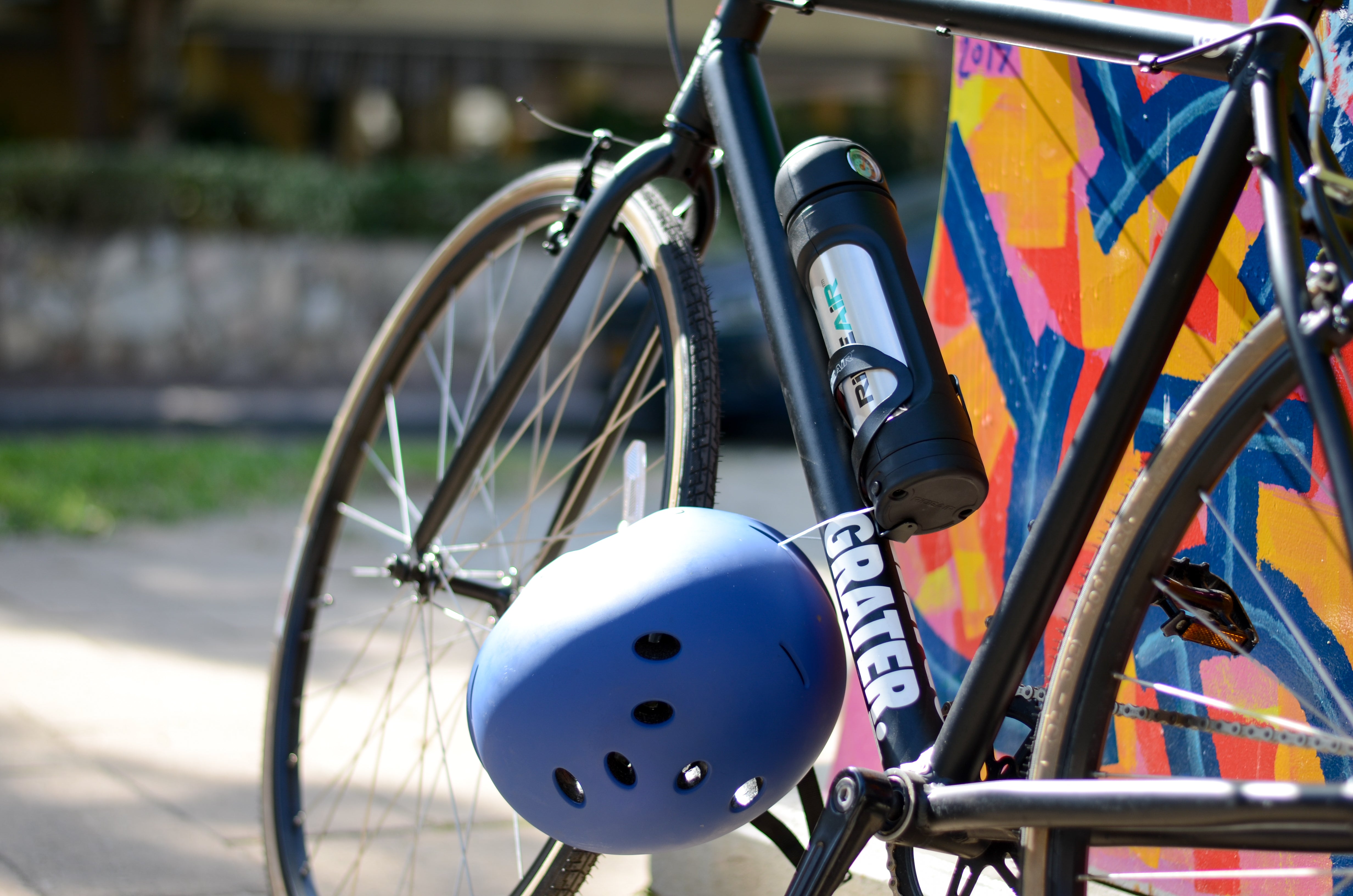 RideAir® with Lock and Holder